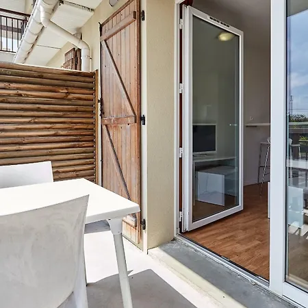 Kompleks wypoczynkowy Vacanceole - Le Domaine De La Corniche - Deauville Sud 3*