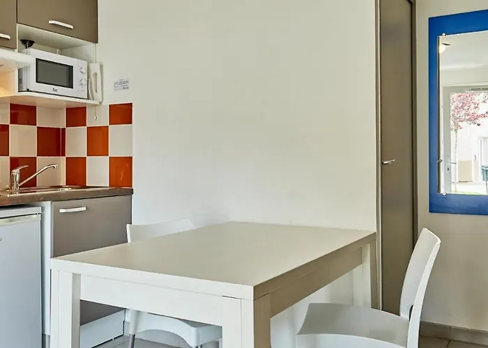 홀리데이파크 Vacanceole - Le Domaine De La Corniche 3*