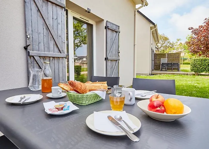 홀리데이파크 Vacanceole - Le Domaine De La Corniche 3*